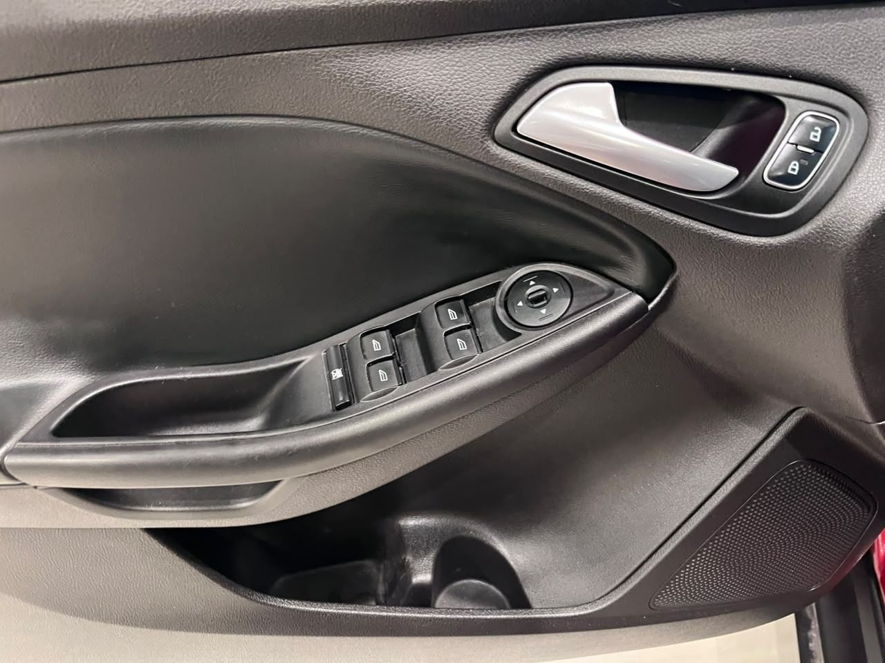 2017 Ford Focus 2.0 Sedan SE At