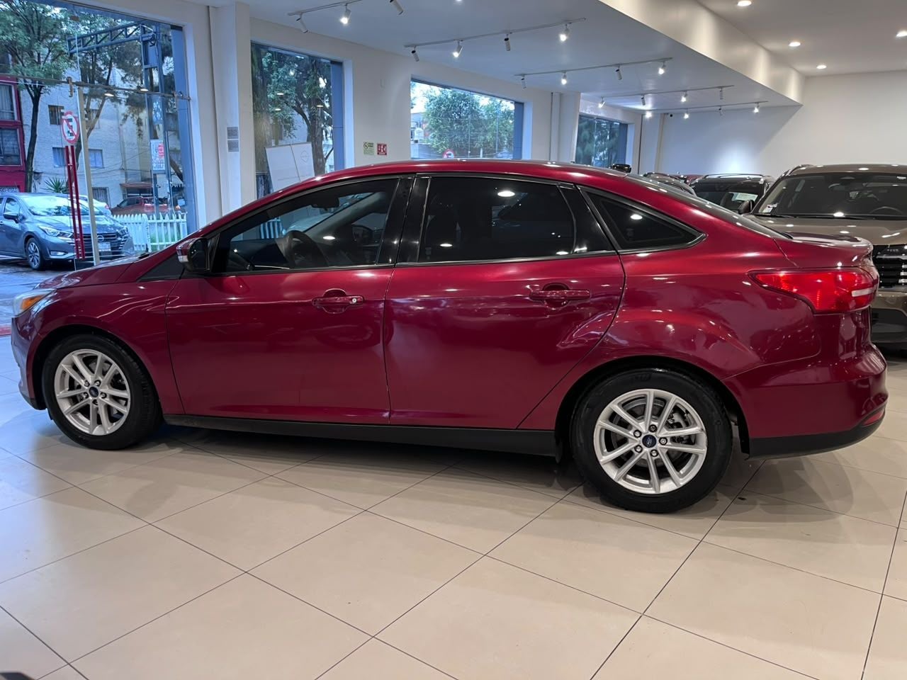 2017 Ford Focus 2.0 Sedan SE At