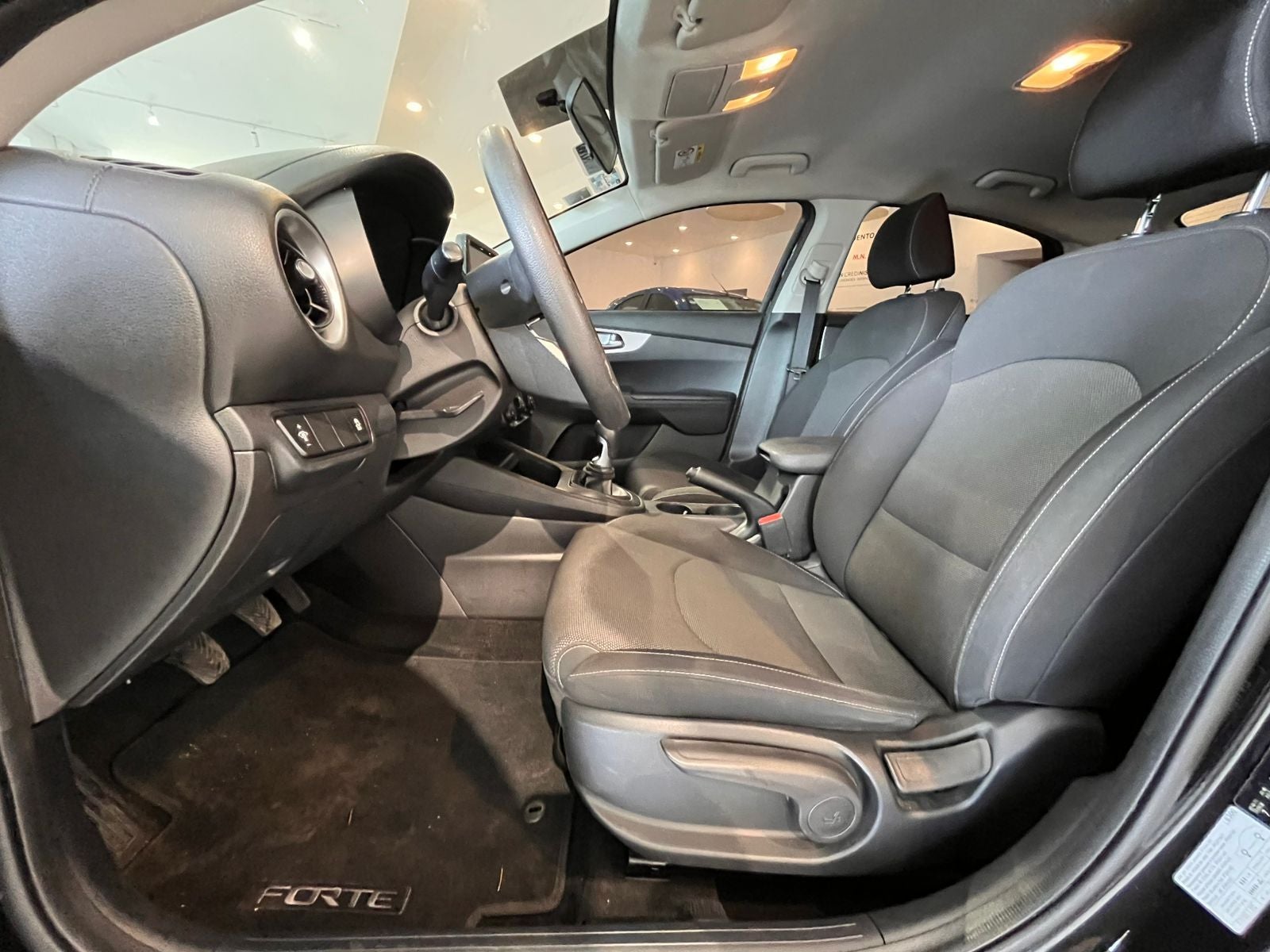 2022 Kia Forte 2.0 L Mt