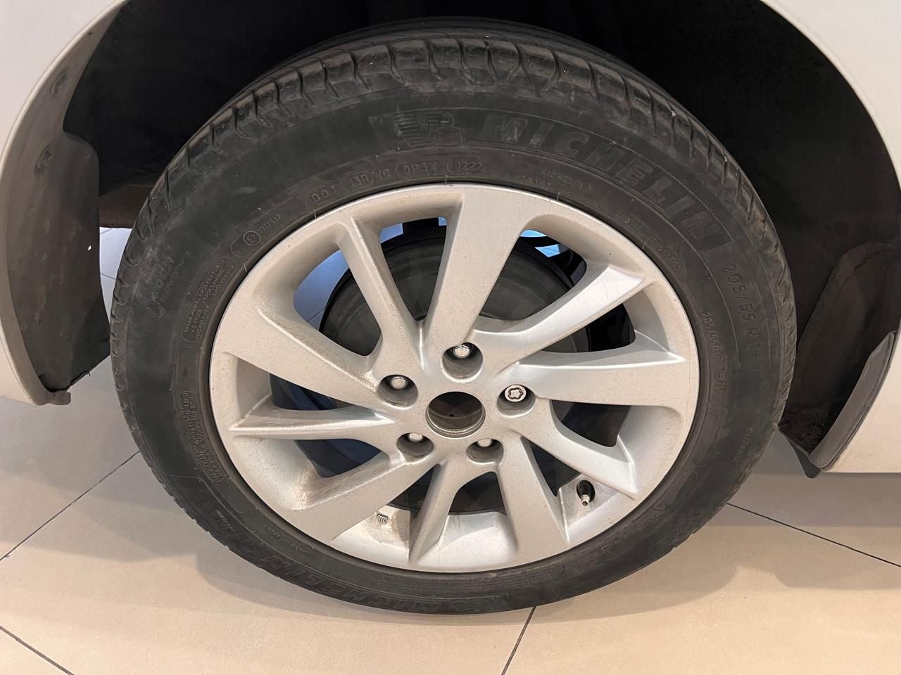 2016 Nissan Sentra 1.8 Advance Mt