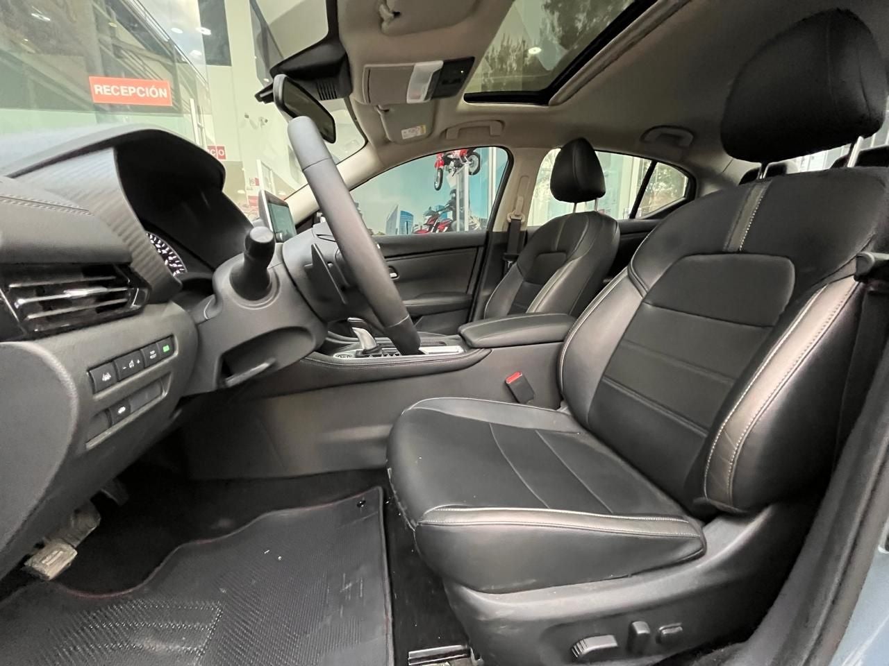 2025 Nissan Sentra 2.0 SR Platinum At