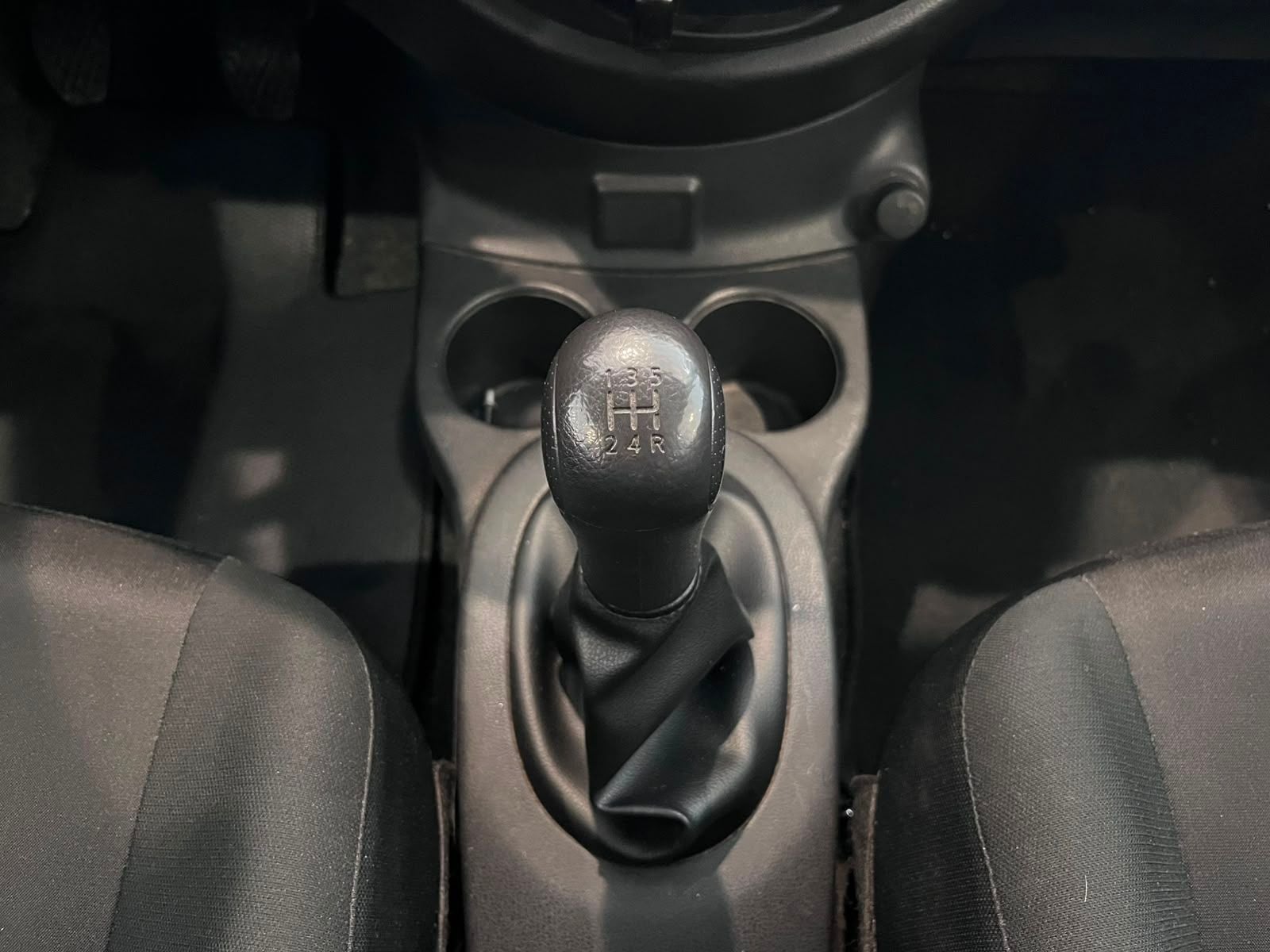 2023 Nissan V-Drive 1.6 A/C Mt