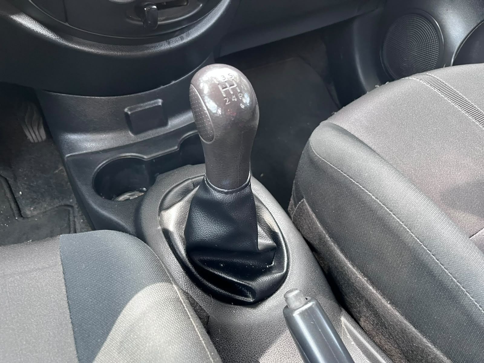 2025 Nissan V-Drive 1.6 A/C Mt