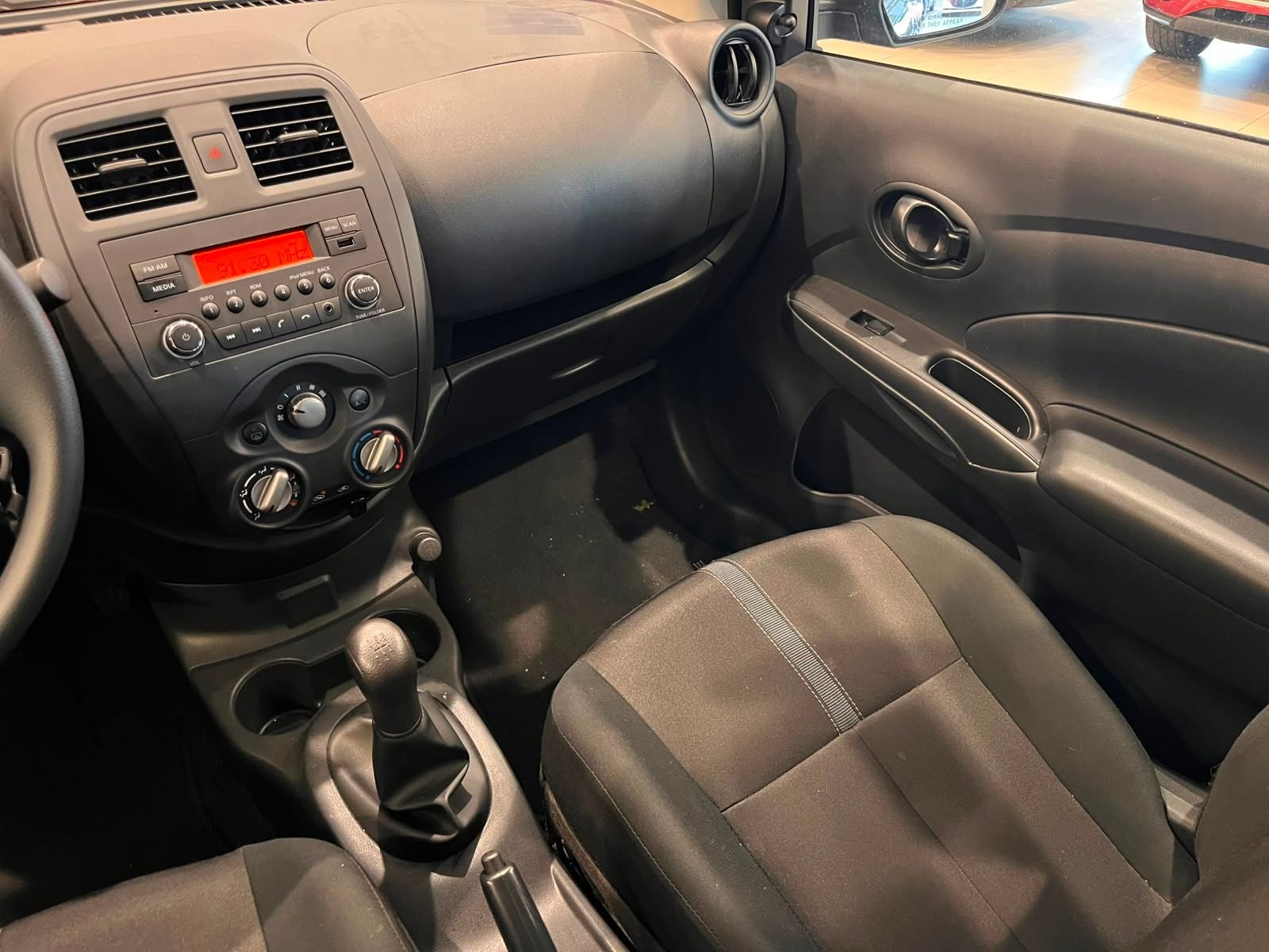2025 Nissan V-Drive 1.6 A/C Mt