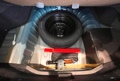 2025 Nissan V-Drive 1.6 A/C Mt