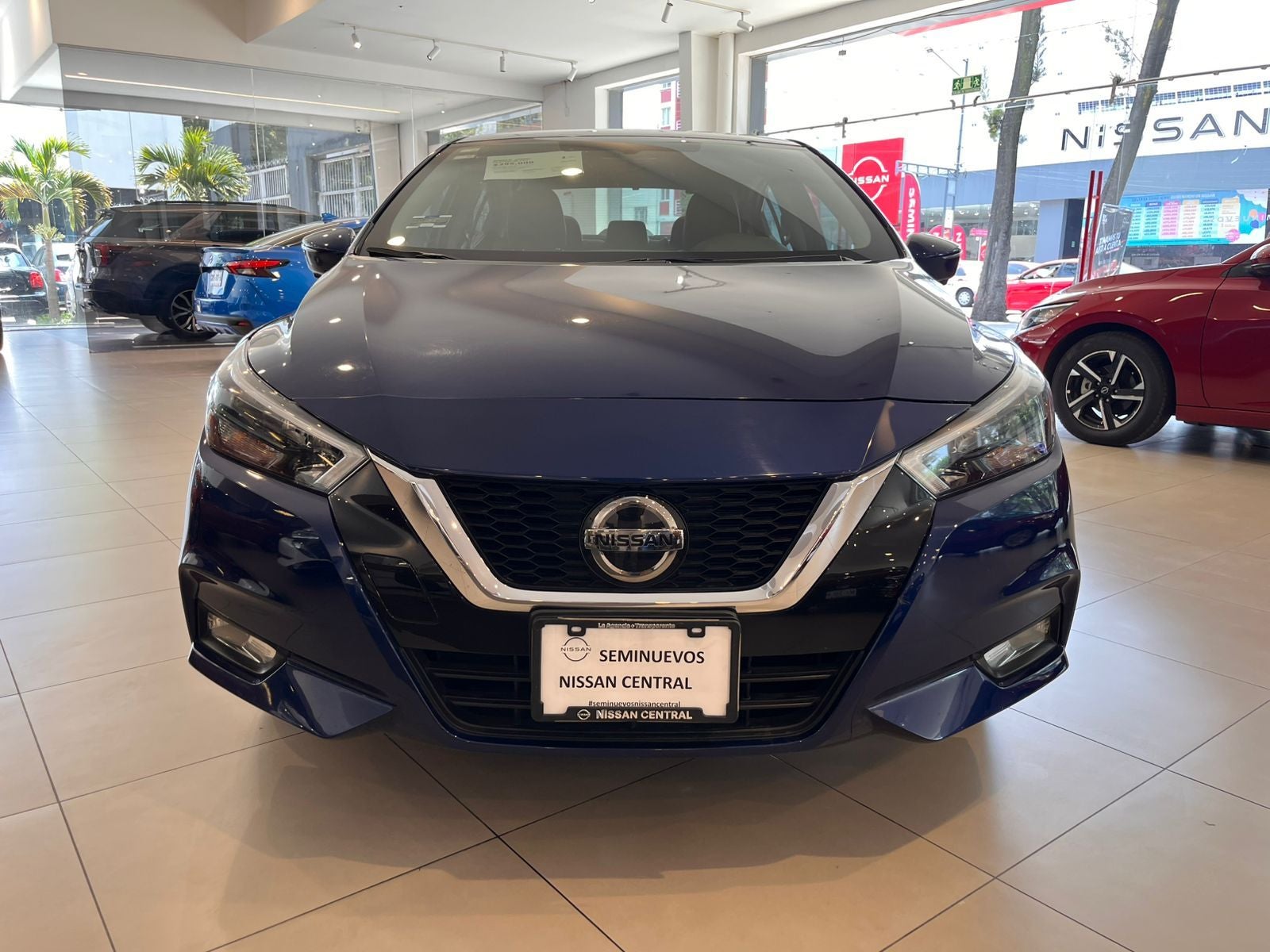 2022 Nissan Versa 1.6 Platinum Piel At