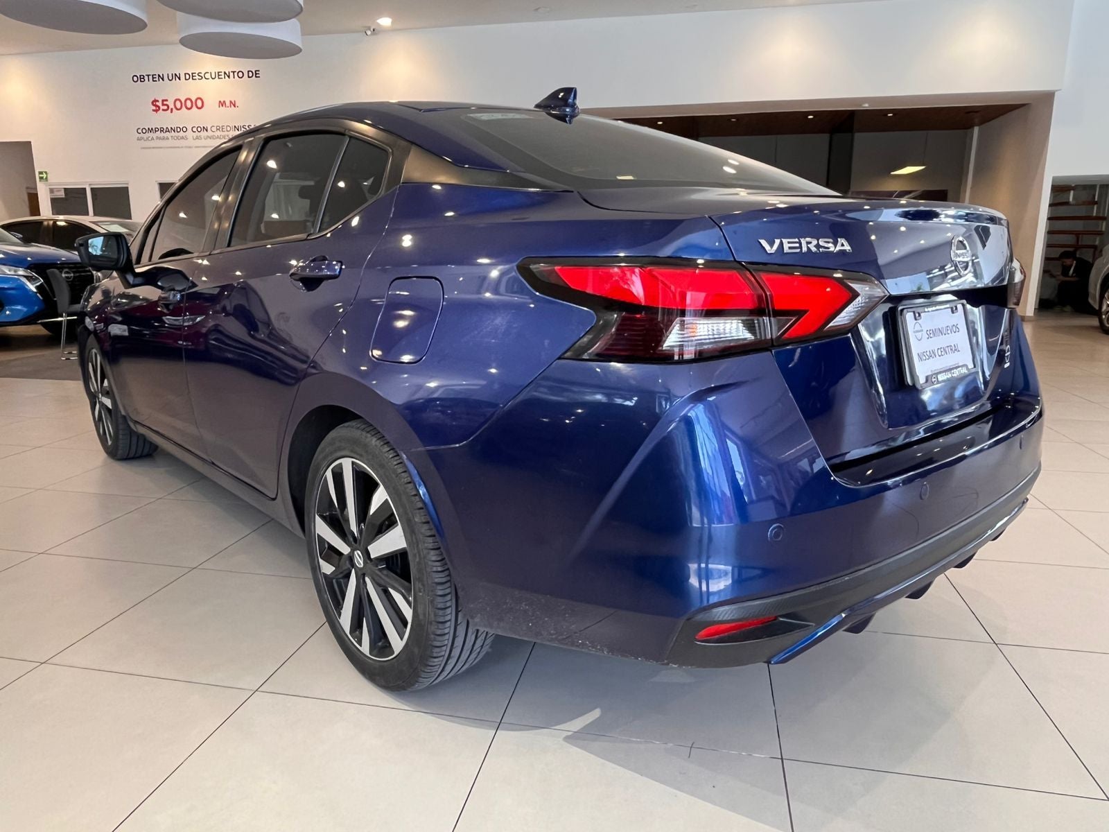 2022 Nissan Versa 1.6 Platinum Piel At