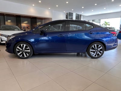 2022 Nissan Versa 1.6 Platinum Piel At