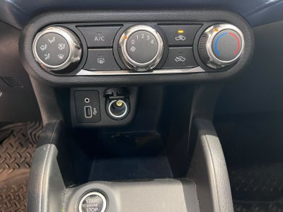 2025 Nissan Versa 1.6 Advance Mt