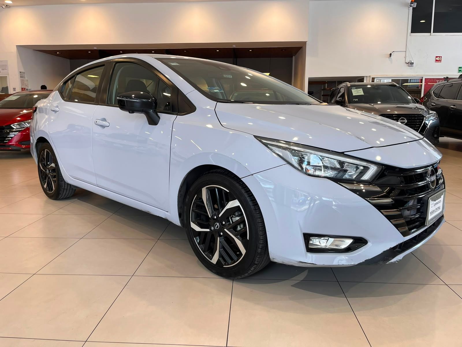 2023 Nissan Versa 1.6 Sr At