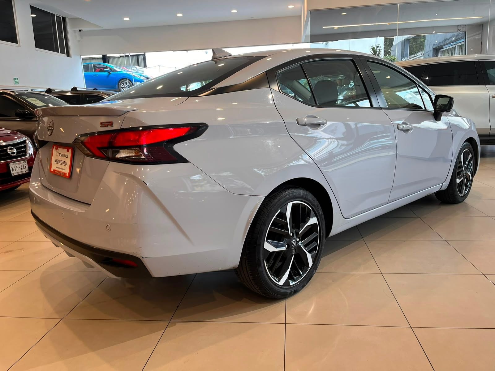 2023 Nissan Versa 1.6 Sr At