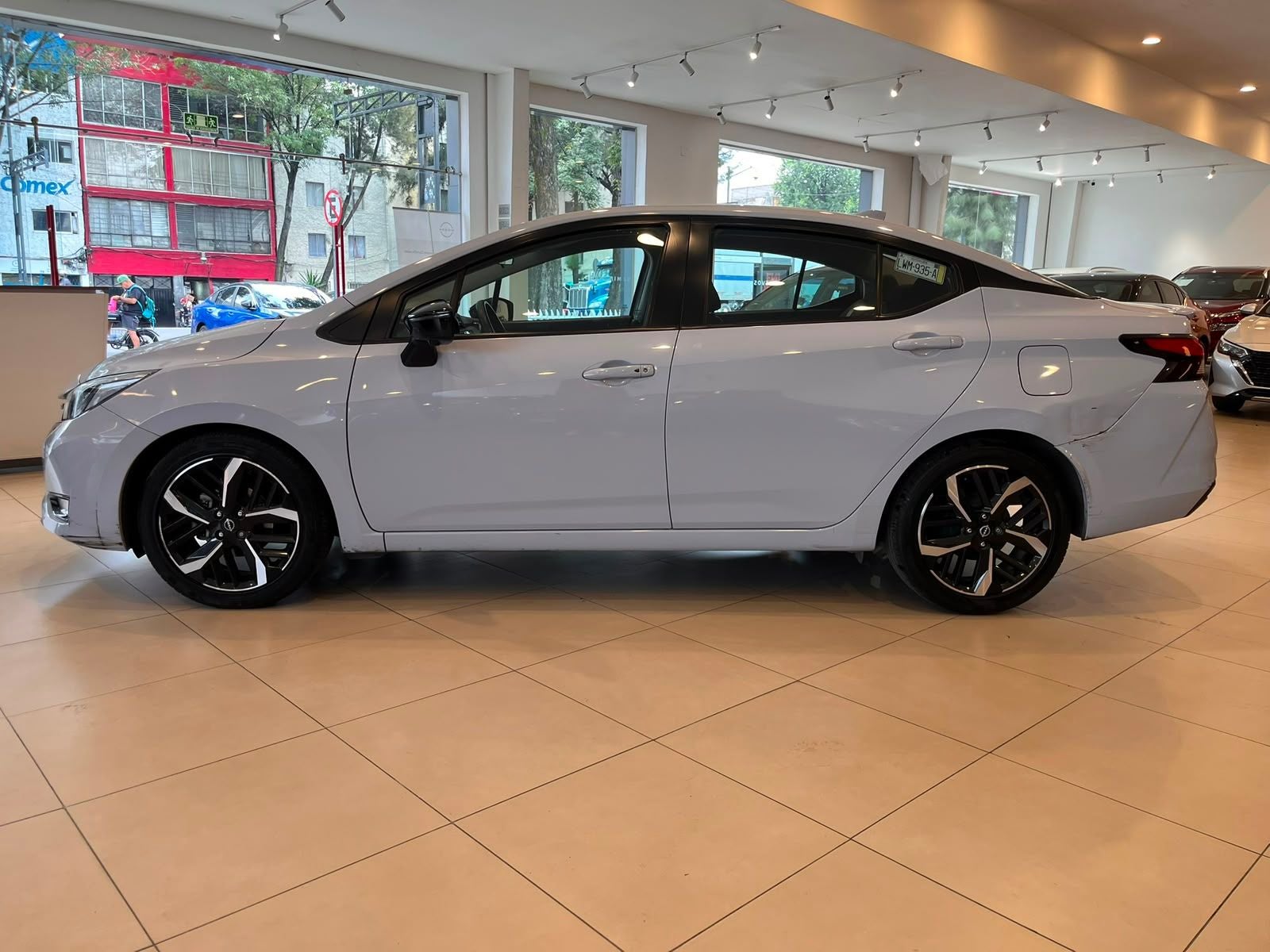 2023 Nissan Versa 1.6 Sr At