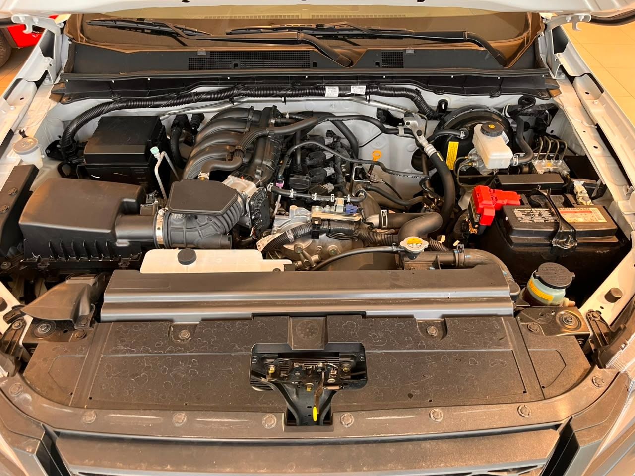 2022 Nissan NP300 2.5 Dh Aa Paq. De Seguridad Mt