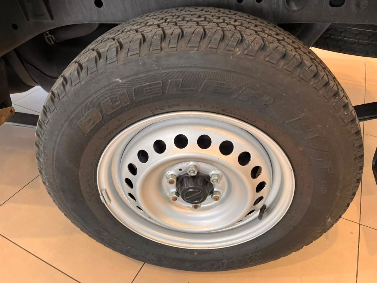 2022 Nissan NP300 2.5 Dh Aa Paq. De Seguridad Mt