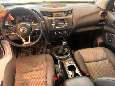 2022 Nissan NP300 2.5 Dh Aa Paq. De Seguridad Mt