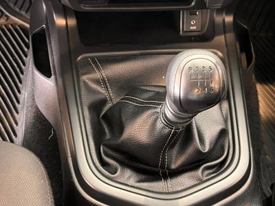 2022 Nissan NP300 2.5 Dh Aa Paq. De Seguridad Mt