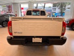 2022 Nissan NP300 2.5 Dh Aa Paq. De Seguridad Mt