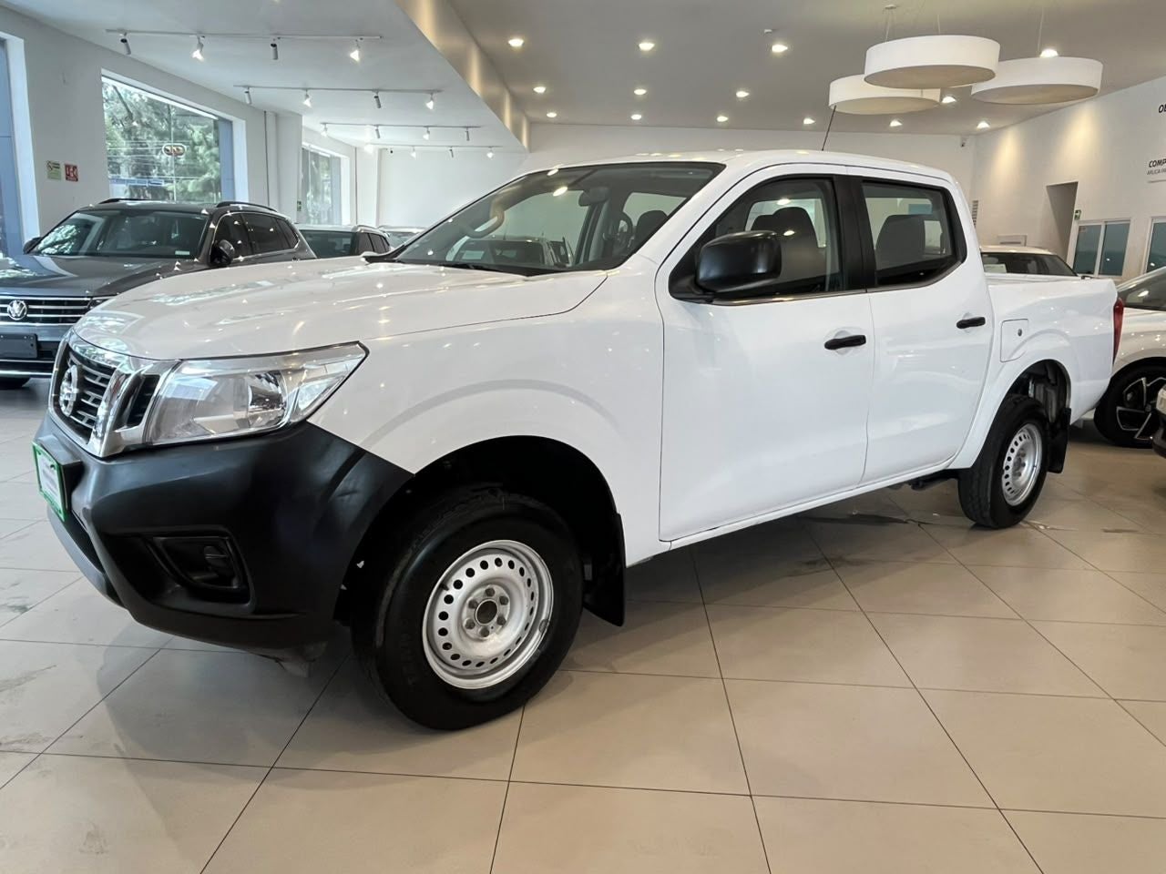 2017 Nissan NP300 2.4 Doble Cabina Se Aa Pack Seg Mt