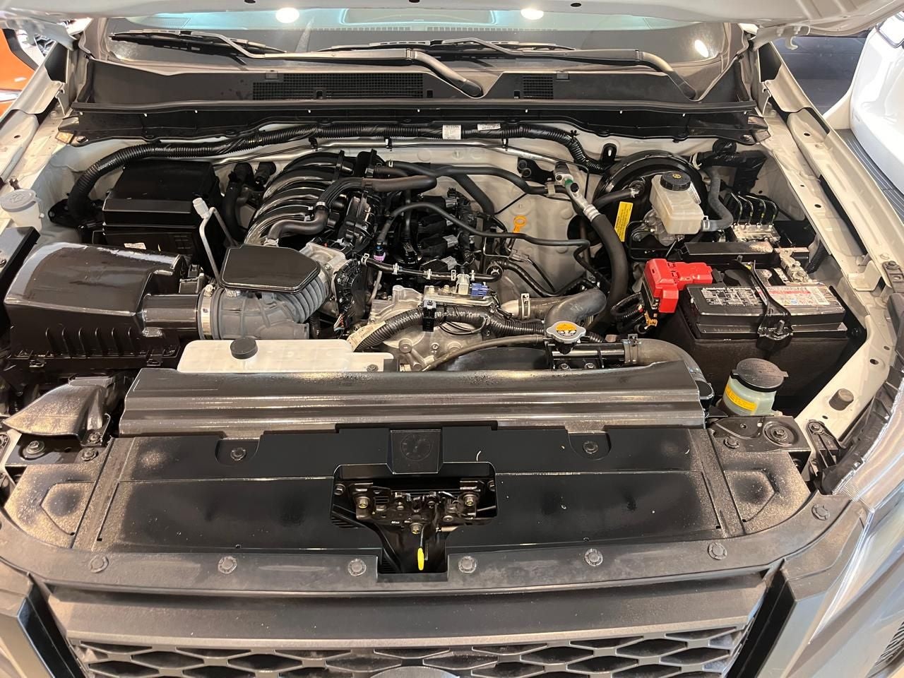 2023 Nissan NP300 2.5 Chasis AC Mt