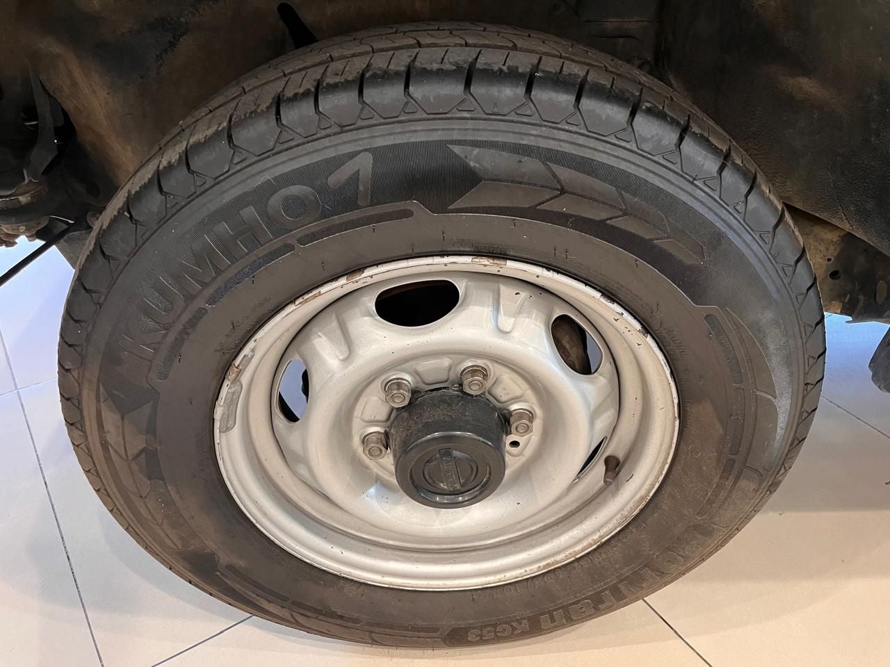 2013 Nissan NP300 2.4 Pick-up Dh Mt