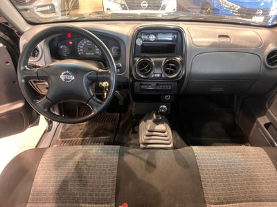 2013 Nissan NP300 2.4 Pick-up Dh Mt
