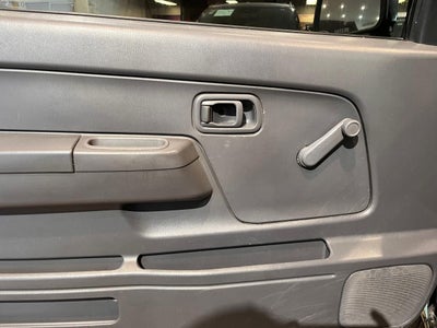 2013 Nissan NP300 2.4 Pick-up Dh Mt