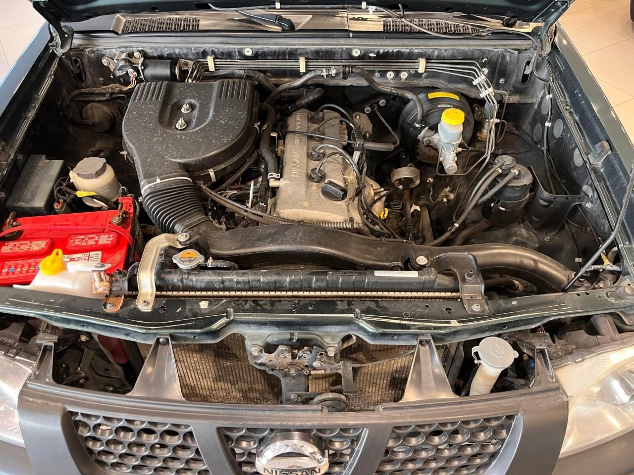 2013 Nissan NP300 2.4 Pick-up Dh Mt