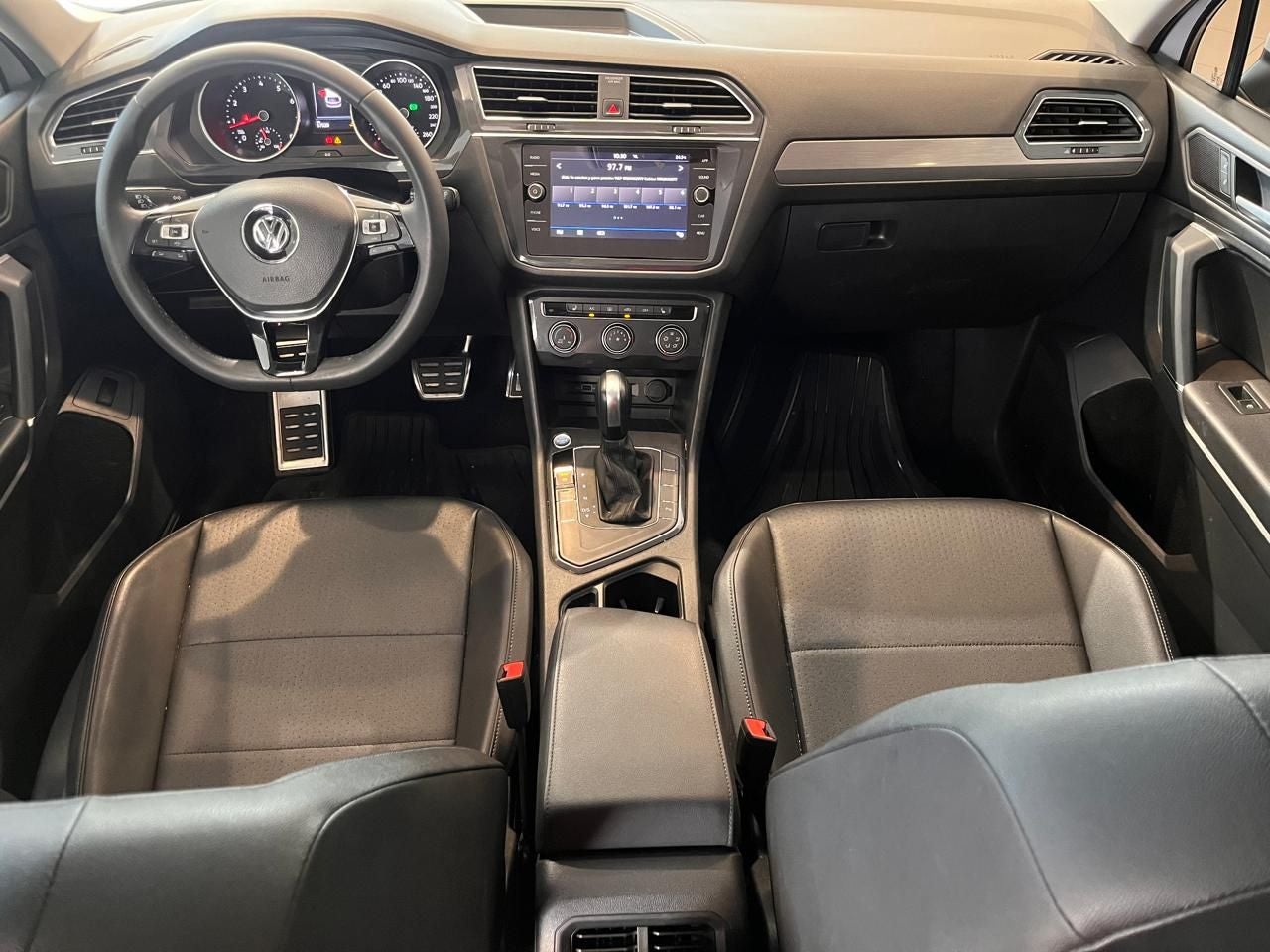 2020 Volkswagen Tiguan 1.4 Comfortline 7p At piel