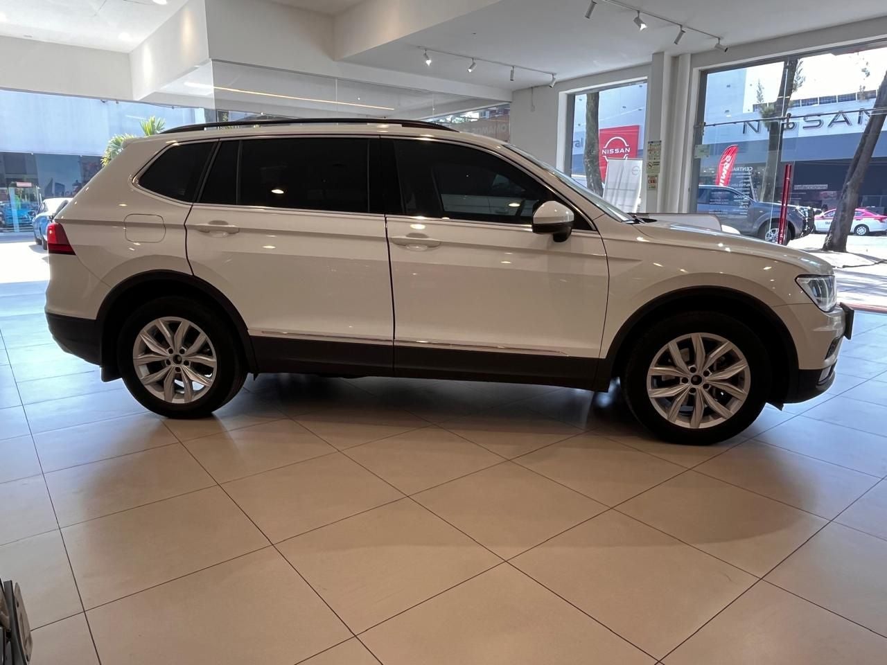 2020 Volkswagen Tiguan 1.4 Comfortline 7p At piel