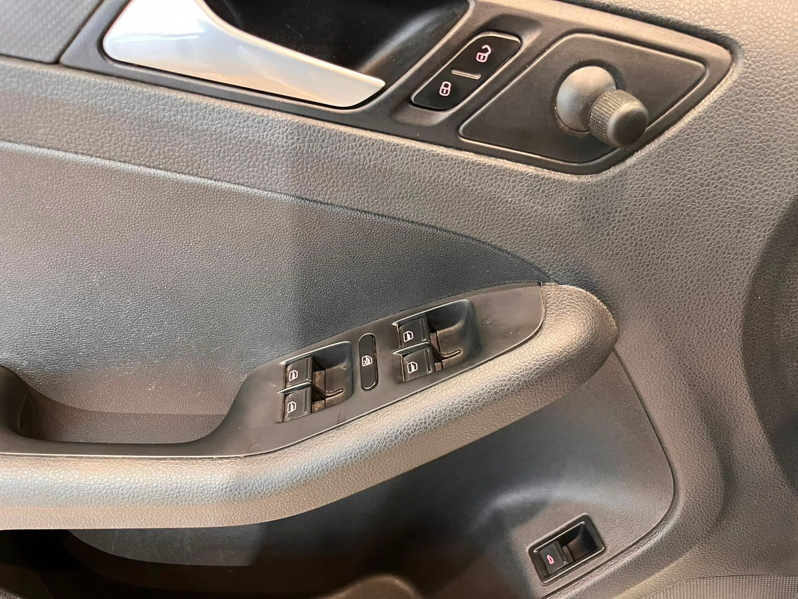 2017 Volkswagen Jetta 2.0 Tiptronic At