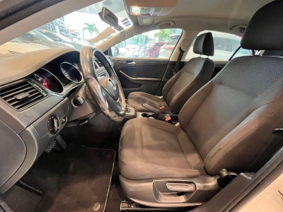 2017 Volkswagen Jetta 2.0 Tiptronic At