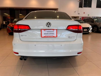 2017 Volkswagen Jetta 2.0 Tiptronic At