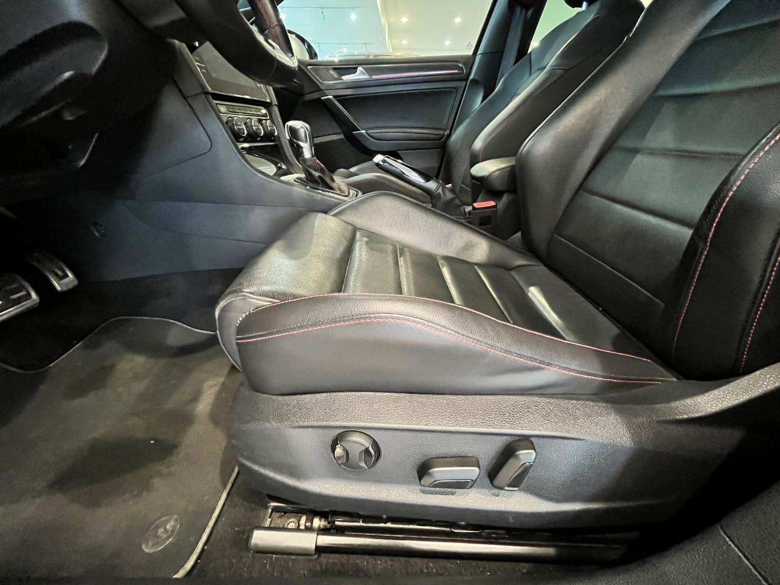 2019 Volkswagen Golf 2.0 GTI Dsg Navegación Piel At