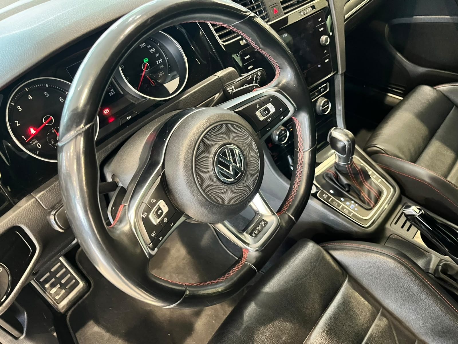 2019 Volkswagen Golf 2.0 GTI Dsg Navegación Piel At