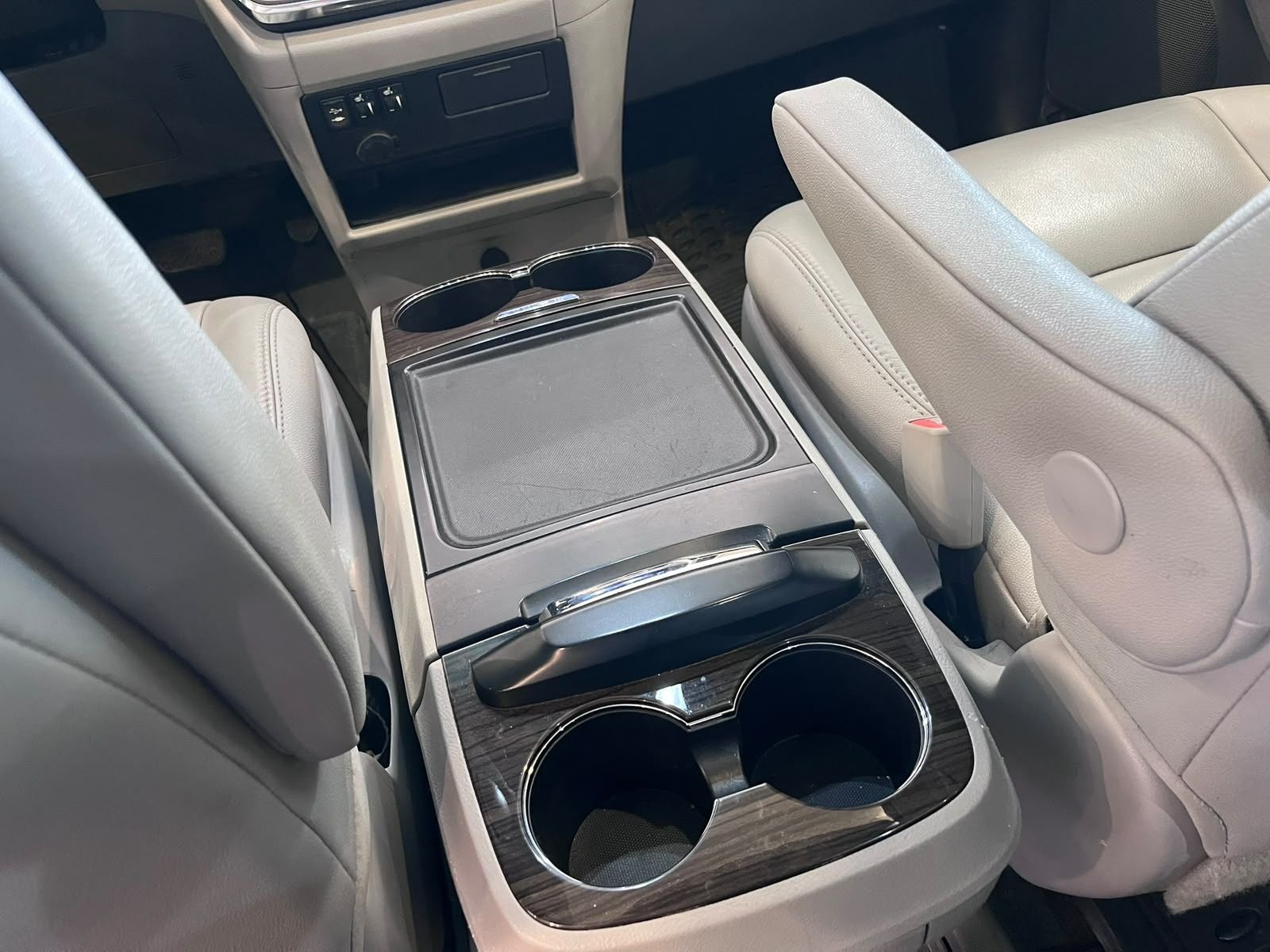 2017 Toyota Sienna 3.5 Xle Piel At
