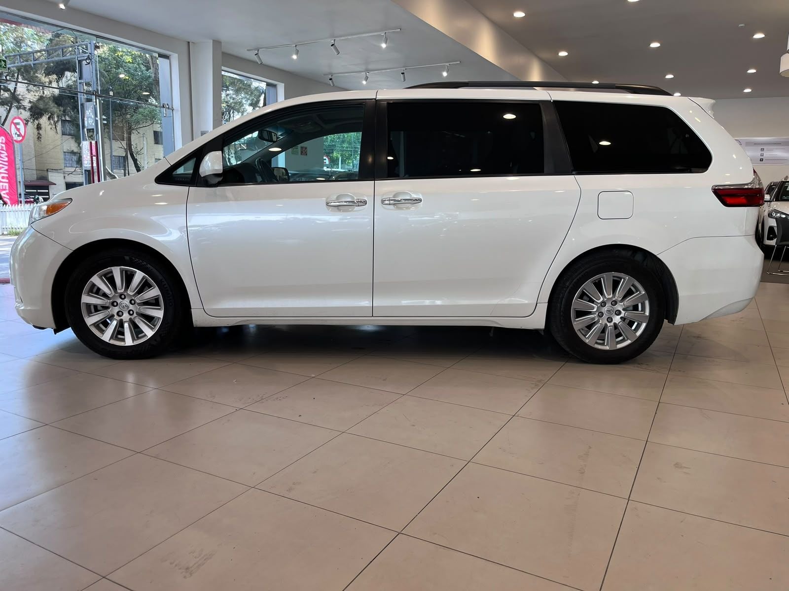 2017 Toyota Sienna 3.5 Xle Piel At