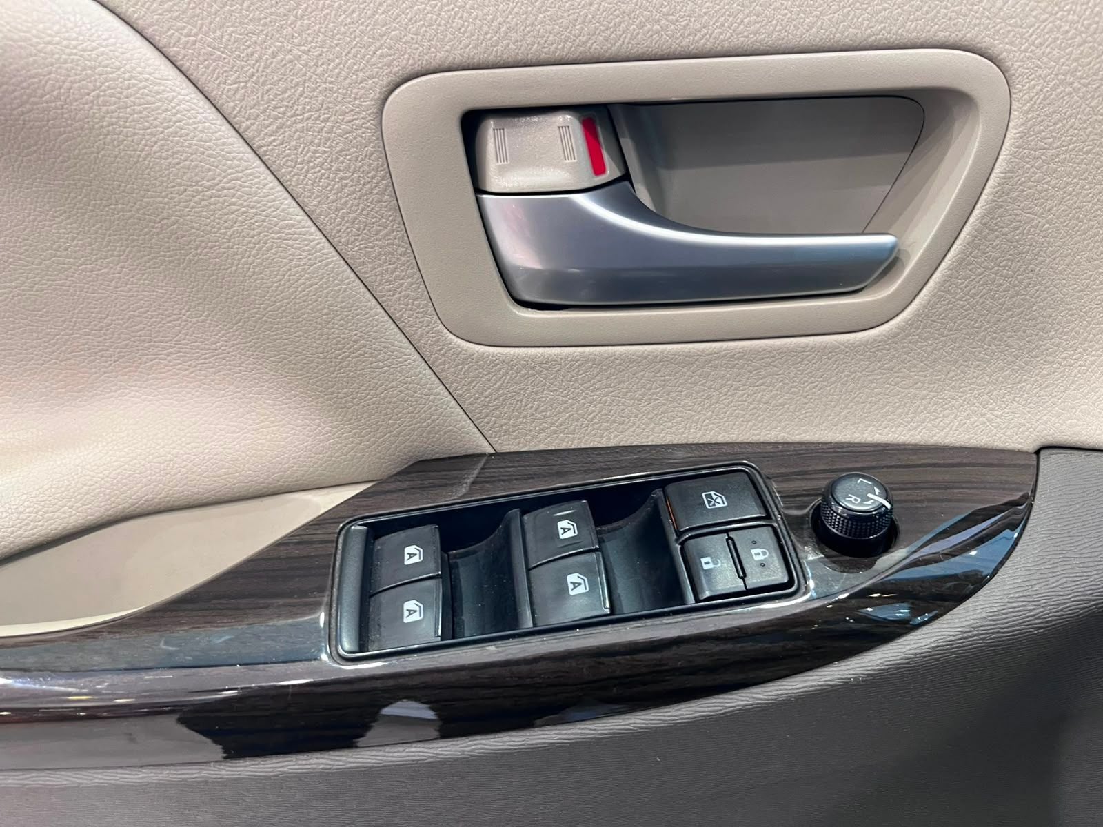 2017 Toyota Sienna 3.5 Xle Piel At