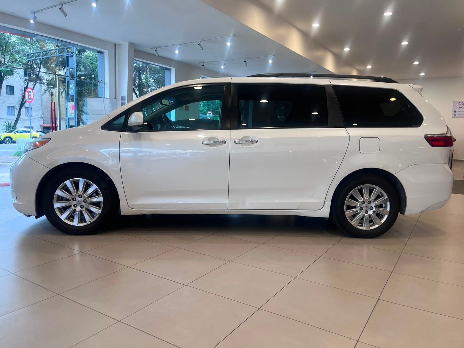2017 Toyota Sienna 3.5 Xle Piel At