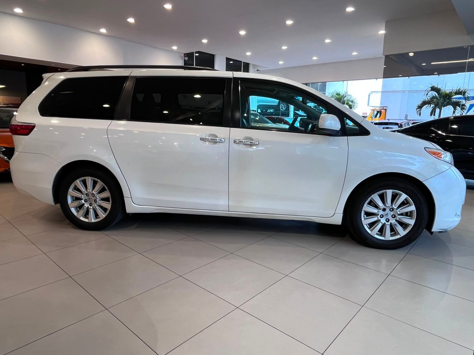 2017 Toyota Sienna 3.5 Xle Piel At
