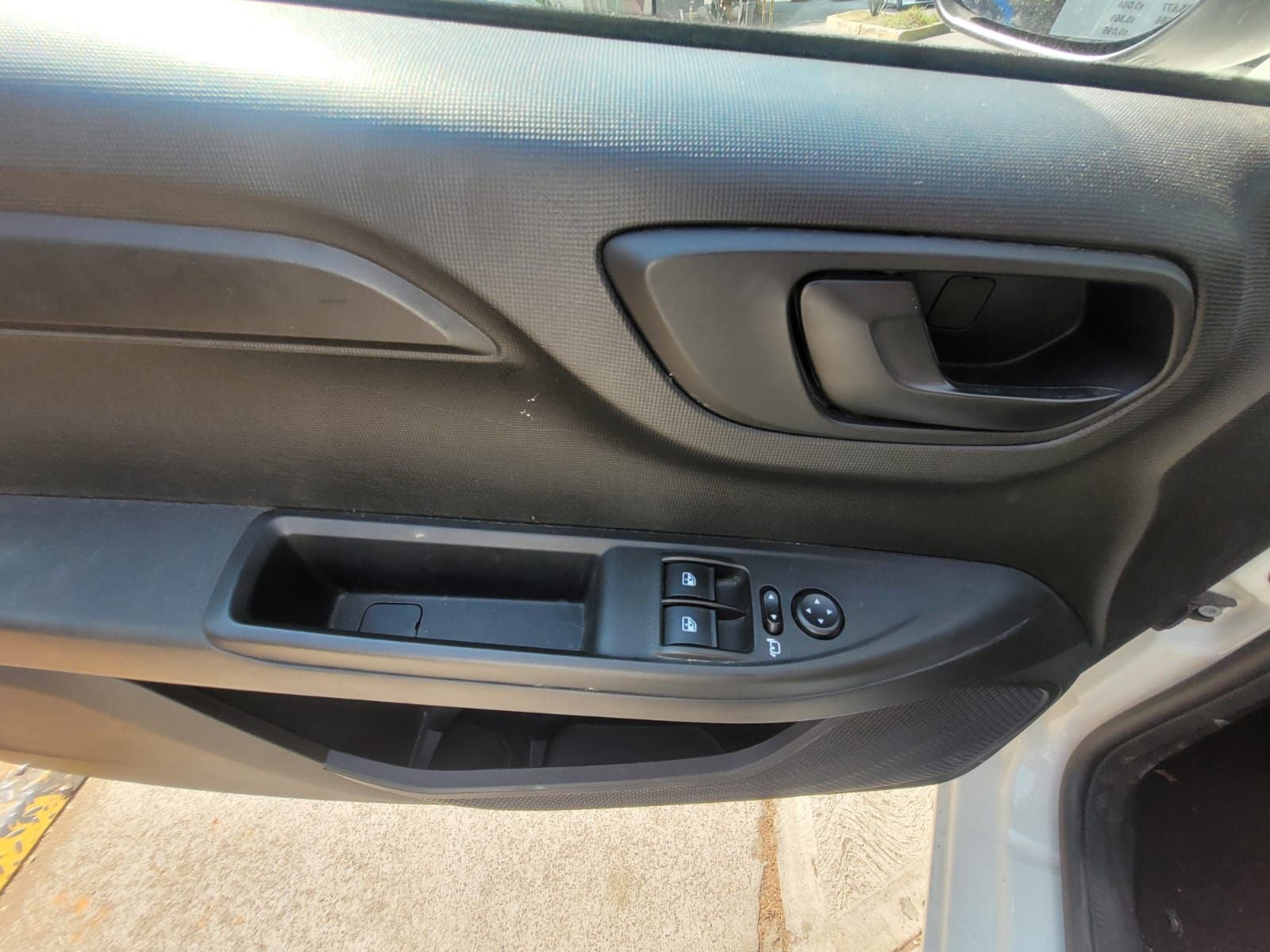 2025 Peugeot Partner 1.2 Rapid Mt