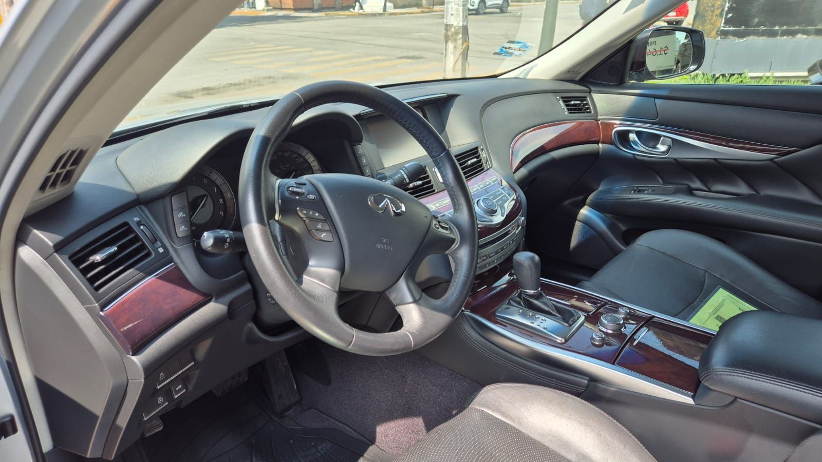 2017 INFINITI Q70 3.7 V6 Seduction At