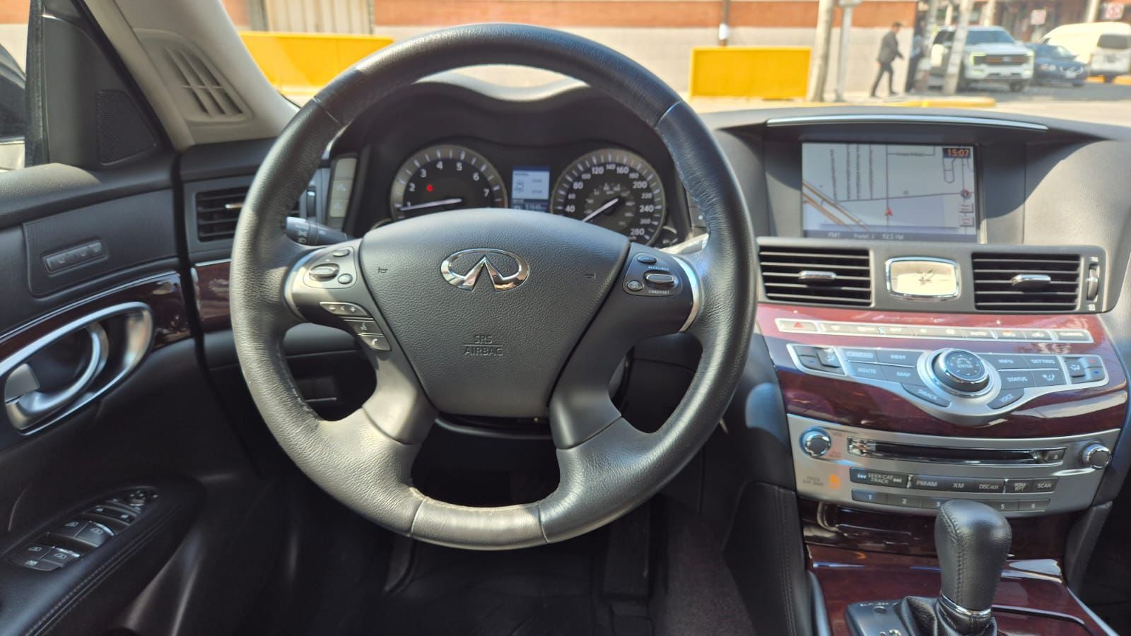 2017 INFINITI Q70 3.7 V6 Seduction At