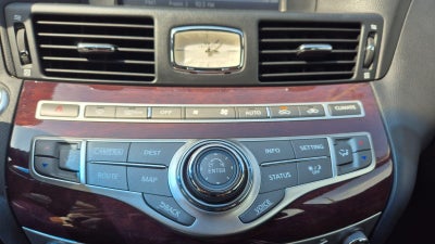 2017 INFINITI Q70 3.7 V6 Seduction At