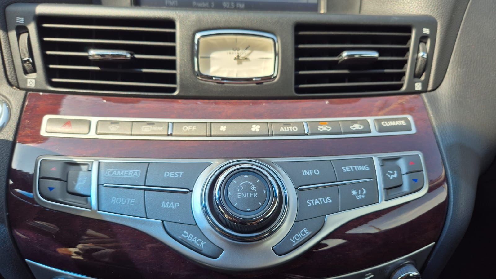 2017 INFINITI Q70 3.7 V6 Seduction At