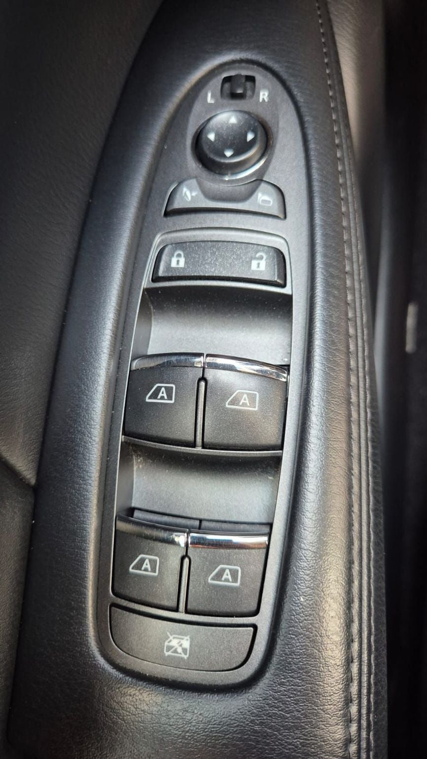 2017 INFINITI Q70 3.7 V6 Seduction At