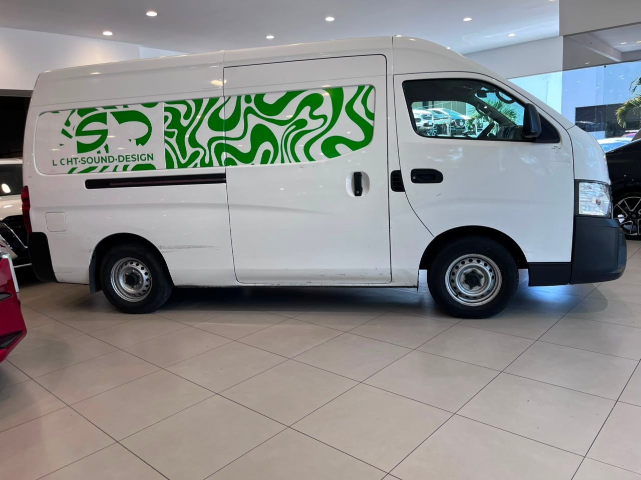 2024 Nissan Urvan 2.5 Panel Amplia AA Mt