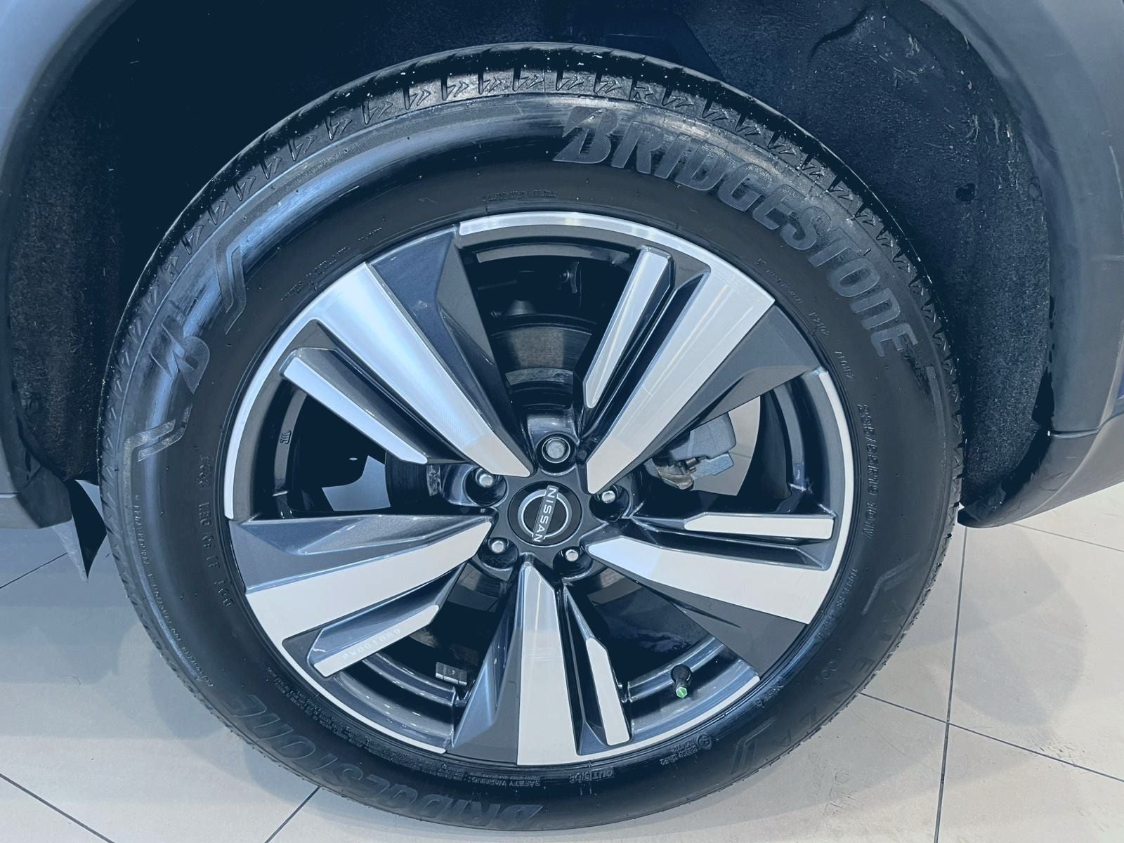 2023 Nissan X-Trail 2.5 Platinum 2 Filas At