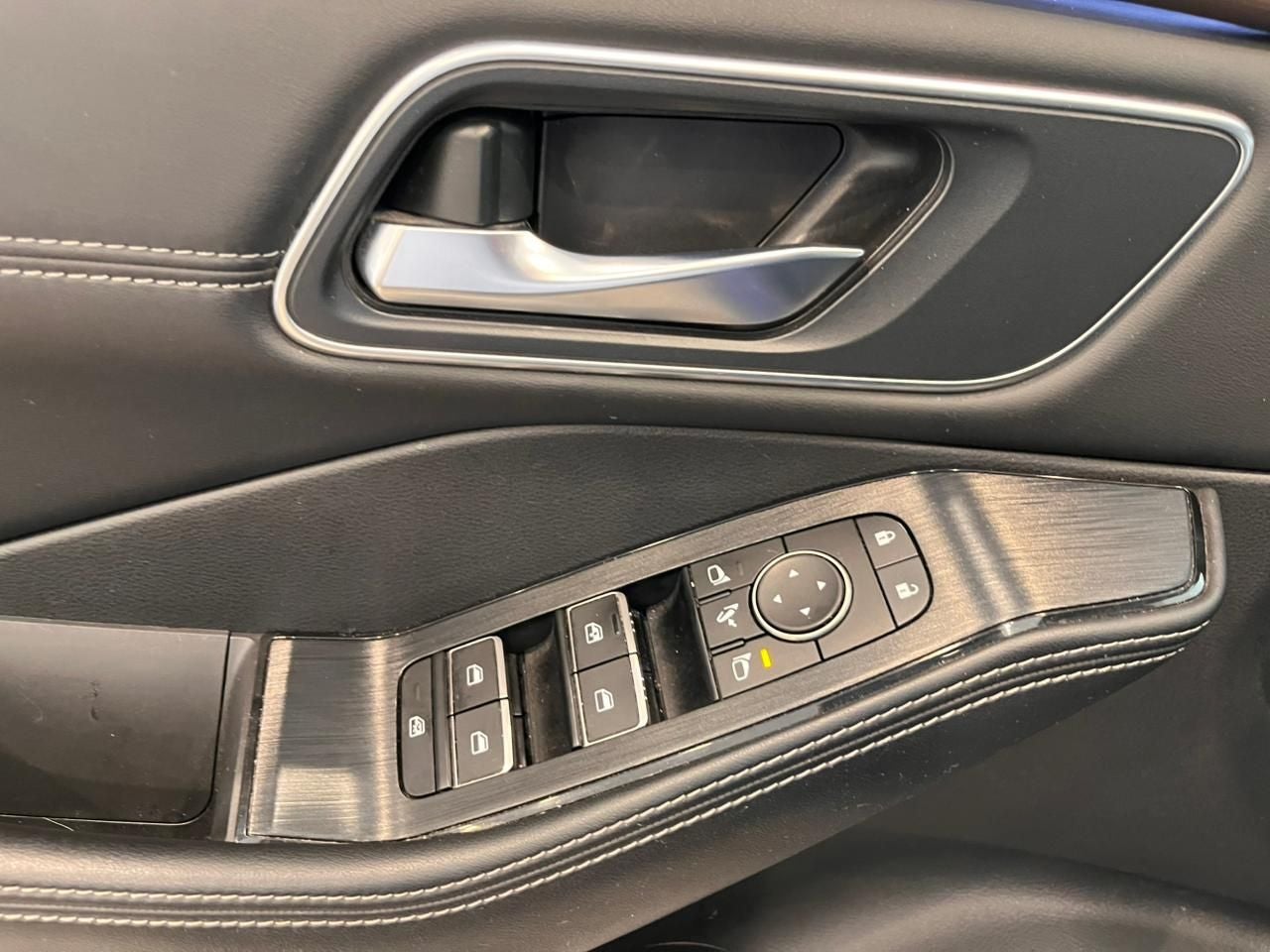 2023 Nissan X-Trail 2.5 Platinum 2 Filas At