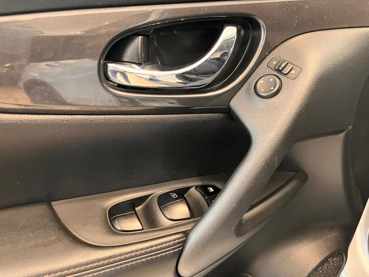 2022 Nissan X-Trail 2.5 Sense 3 Filas Cvt