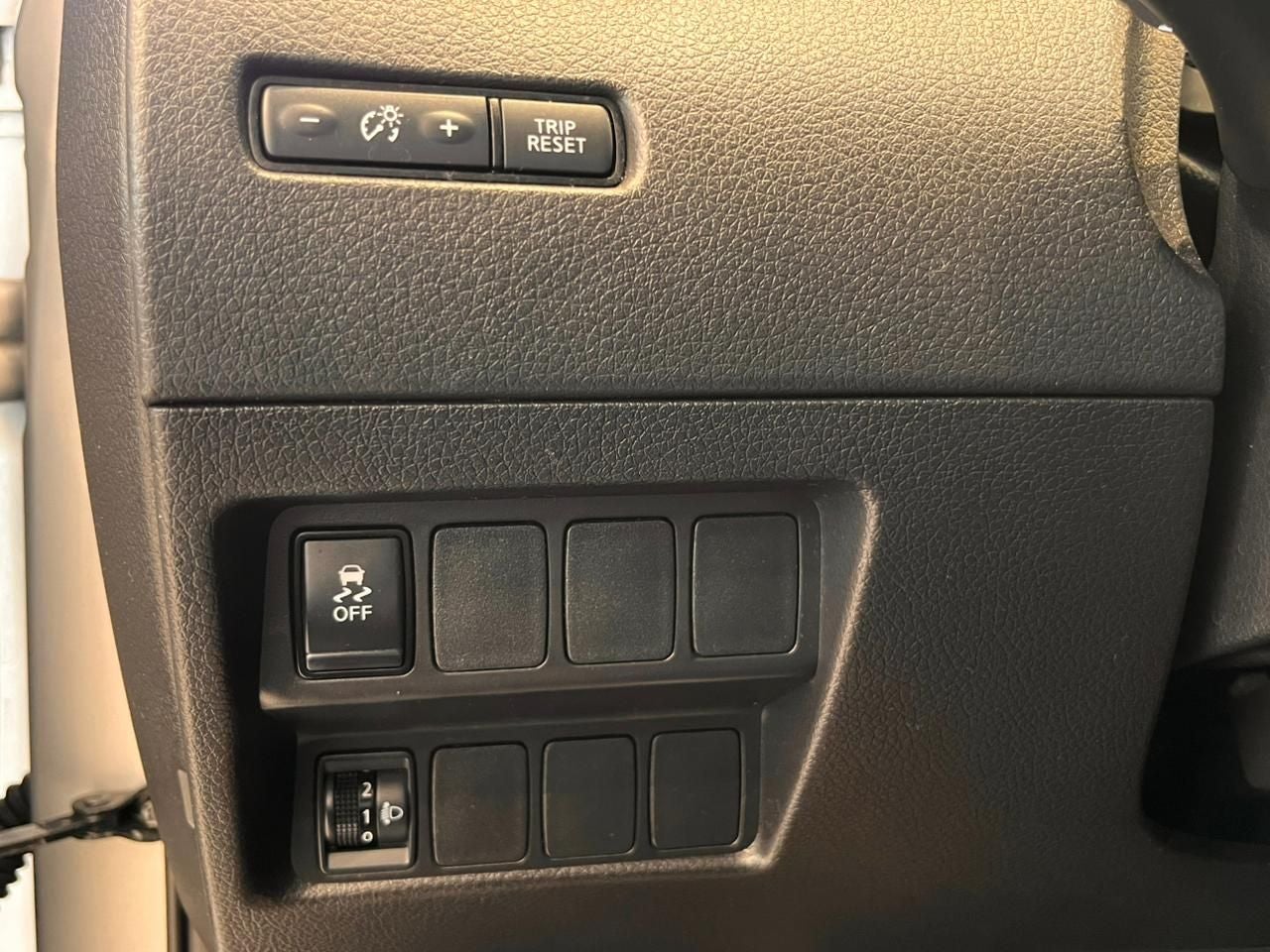 2022 Nissan X-Trail 2.5 Sense 3 Filas Cvt